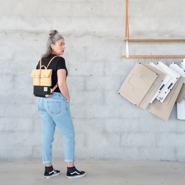 Poho COLORS Black · Mostaza